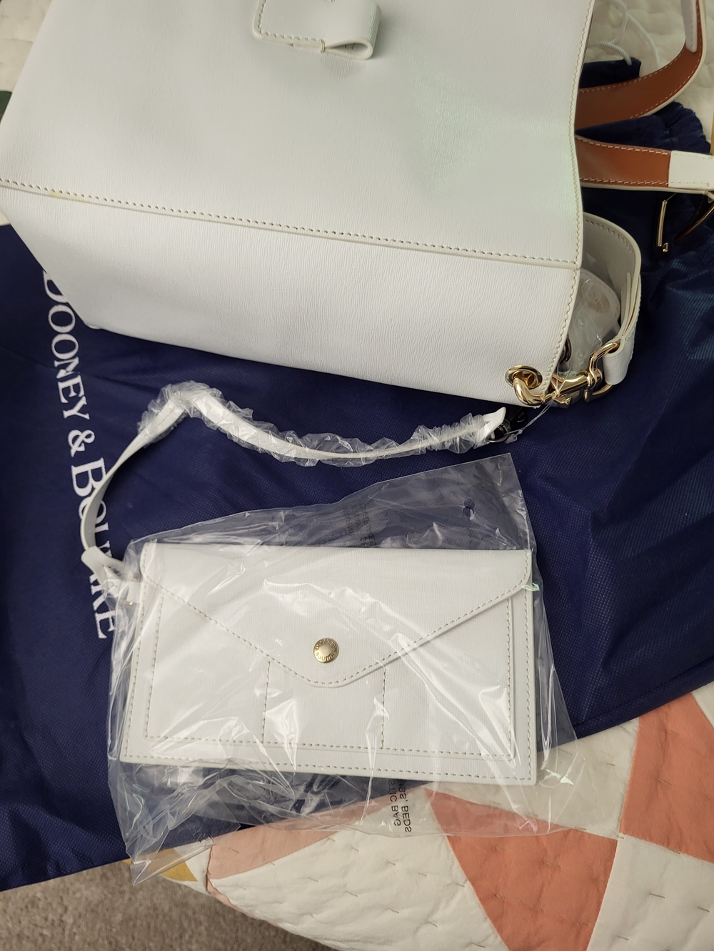 Dooney & Bourke Ashby White Leather Shoulder Bag with Gold Hardware - Picture 5 of 13